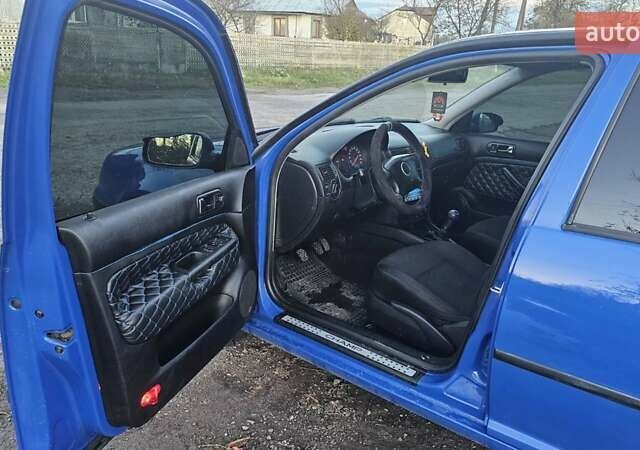 Синий Фольксваген Гольф, объемом двигателя 1.39 л и пробегом 235 тыс. км за 3200 $, фото 4 на Automoto.ua