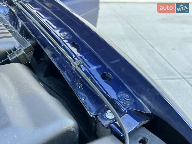 Синий Фольксваген Гольф, объемом двигателя 1.6 л и пробегом 284 тыс. км за 5350 $, фото 117 на Automoto.ua