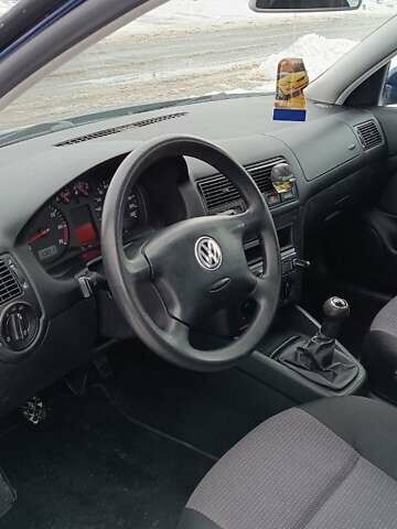 Синий Фольксваген Гольф, объемом двигателя 1.39 л и пробегом 190 тыс. км за 4500 $, фото 12 на Automoto.ua