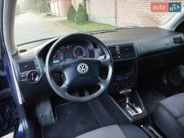 Синий Фольксваген Гольф, объемом двигателя 1.6 л и пробегом 190 тыс. км за 4390 $, фото 22 на Automoto.ua