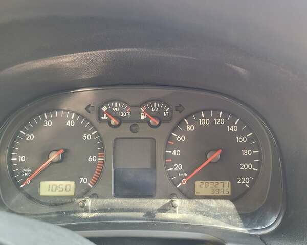 Синий Фольксваген Гольф, объемом двигателя 1.39 л и пробегом 203 тыс. км за 3600 $, фото 5 на Automoto.ua