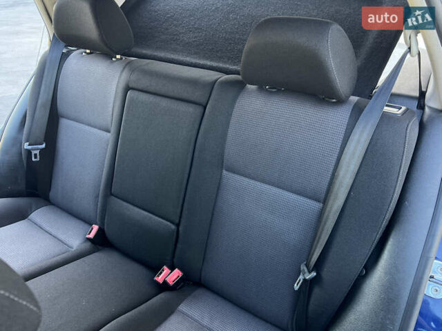 Синий Фольксваген Гольф, объемом двигателя 1.6 л и пробегом 284 тыс. км за 5350 $, фото 55 на Automoto.ua