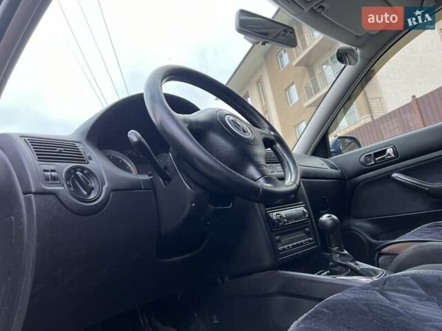 Синій Фольксваген Гольф, об'ємом двигуна 1.6 л та пробігом 315 тис. км за 3850 $, фото 26 на Automoto.ua