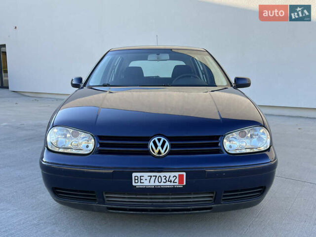 Синий Фольксваген Гольф, объемом двигателя 1.6 л и пробегом 284 тыс. км за 5350 $, фото 3 на Automoto.ua