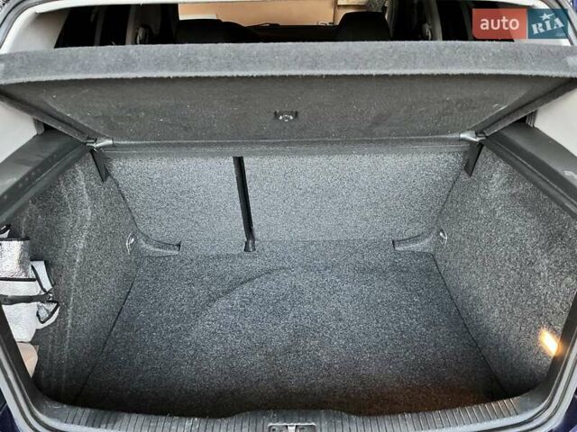 Синий Фольксваген Гольф, объемом двигателя 1.6 л и пробегом 188 тыс. км за 4850 $, фото 11 на Automoto.ua