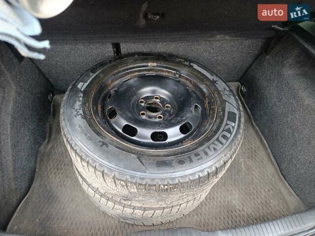 Синий Фольксваген Гольф, объемом двигателя 1.4 л и пробегом 350 тыс. км за 2950 $, фото 6 на Automoto.ua