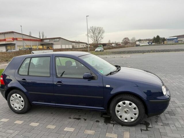 Синий Фольксваген Гольф, объемом двигателя 1.6 л и пробегом 263 тыс. км за 4500 $, фото 1 на Automoto.ua