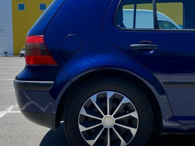 Синий Фольксваген Гольф, объемом двигателя 1.6 л и пробегом 278 тыс. км за 3800 $, фото 7 на Automoto.ua