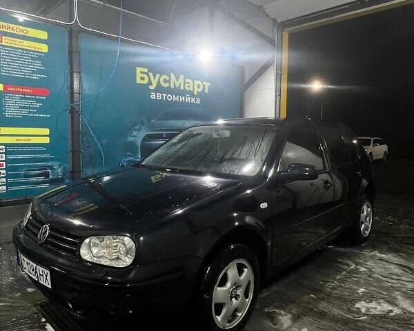 Синий Фольксваген Гольф, объемом двигателя 1.6 л и пробегом 180 тыс. км за 4950 $, фото 1 на Automoto.ua