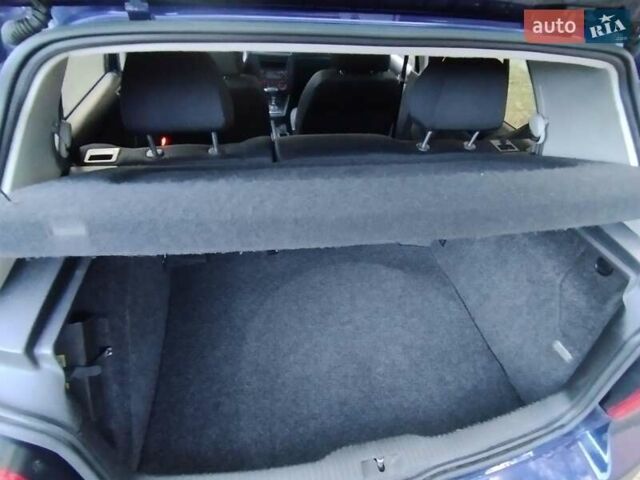 Синий Фольксваген Гольф, объемом двигателя 1.6 л и пробегом 190 тыс. км за 4390 $, фото 30 на Automoto.ua