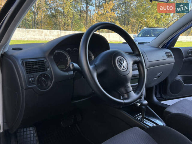 Синий Фольксваген Гольф, объемом двигателя 1.6 л и пробегом 284 тыс. км за 5350 $, фото 37 на Automoto.ua