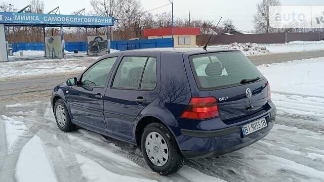 Синий Фольксваген Гольф, объемом двигателя 1.39 л и пробегом 190 тыс. км за 4500 $, фото 1 на Automoto.ua