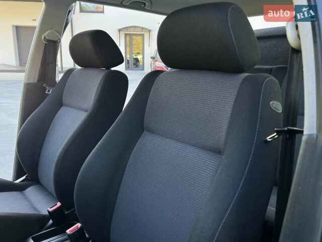 Синий Фольксваген Гольф, объемом двигателя 1.6 л и пробегом 284 тыс. км за 5350 $, фото 40 на Automoto.ua