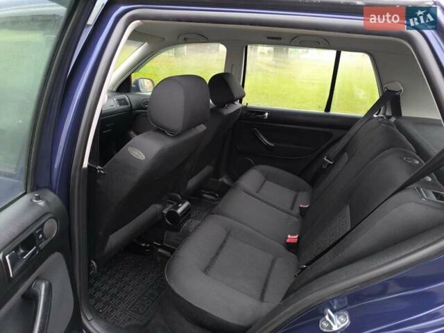 Синий Фольксваген Гольф, объемом двигателя 1.6 л и пробегом 235 тыс. км за 4700 $, фото 17 на Automoto.ua
