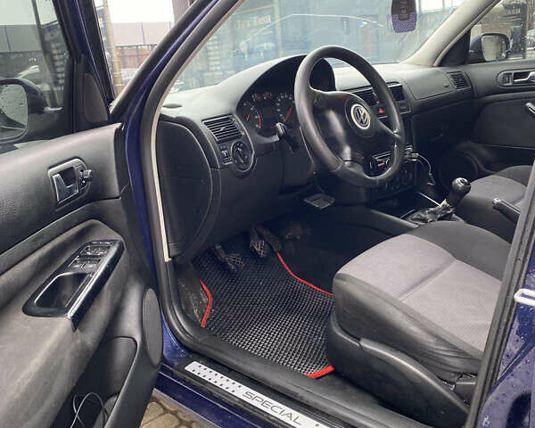 Синий Фольксваген Гольф, объемом двигателя 1.39 л и пробегом 350 тыс. км за 2599 $, фото 15 на Automoto.ua