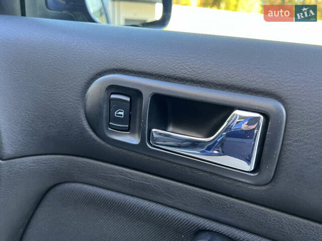 Синий Фольксваген Гольф, объемом двигателя 1.6 л и пробегом 284 тыс. км за 5350 $, фото 64 на Automoto.ua