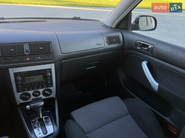 Синий Фольксваген Гольф, объемом двигателя 1.6 л и пробегом 284 тыс. км за 5350 $, фото 135 на Automoto.ua