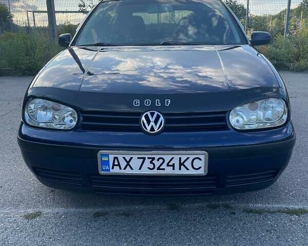 Синій Фольксваген Гольф, об'ємом двигуна 1.39 л та пробігом 270 тис. км за 4450 $, фото 1 на Automoto.ua