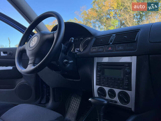 Синий Фольксваген Гольф, объемом двигателя 1.6 л и пробегом 284 тыс. км за 5350 $, фото 69 на Automoto.ua