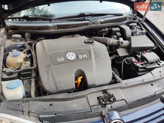 Синий Фольксваген Гольф, объемом двигателя 1.6 л и пробегом 190 тыс. км за 4390 $, фото 27 на Automoto.ua