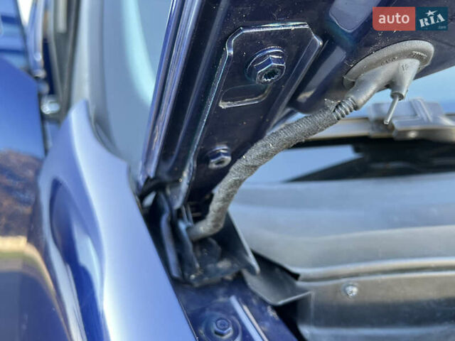 Синий Фольксваген Гольф, объемом двигателя 1.6 л и пробегом 284 тыс. км за 5350 $, фото 119 на Automoto.ua