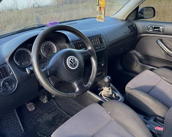 Синий Фольксваген Гольф, объемом двигателя 1.6 л и пробегом 296 тыс. км за 3600 $, фото 1 на Automoto.ua