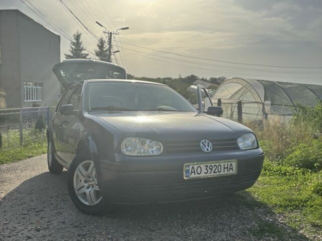 Синий Фольксваген Гольф, объемом двигателя 1.9 л и пробегом 372 тыс. км за 4450 $, фото 2 на Automoto.ua