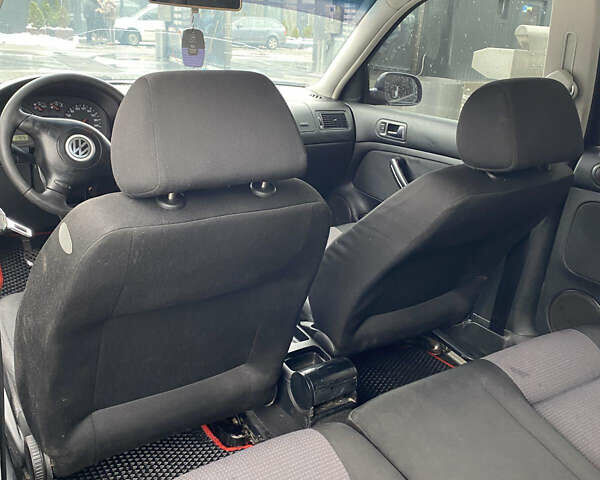 Синий Фольксваген Гольф, объемом двигателя 1.39 л и пробегом 350 тыс. км за 2599 $, фото 17 на Automoto.ua