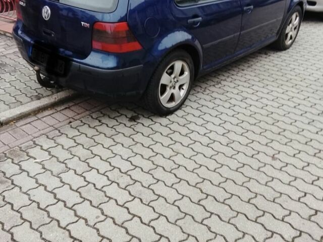 Синий Фольксваген Гольф, объемом двигателя 1.9 л и пробегом 300 тыс. км за 1650 $, фото 2 на Automoto.ua