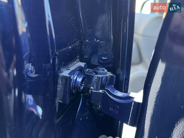 Синий Фольксваген Гольф, объемом двигателя 1.6 л и пробегом 284 тыс. км за 5350 $, фото 95 на Automoto.ua