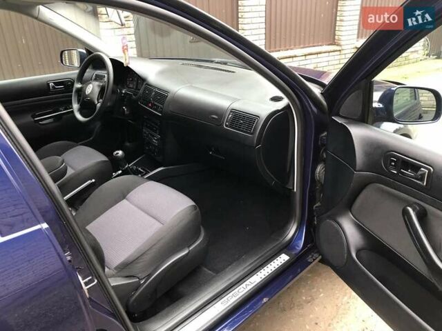 Синий Фольксваген Гольф, объемом двигателя 1.6 л и пробегом 233 тыс. км за 4550 $, фото 19 на Automoto.ua