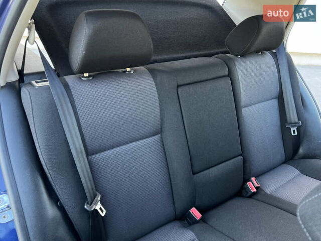 Синий Фольксваген Гольф, объемом двигателя 1.6 л и пробегом 284 тыс. км за 5350 $, фото 71 на Automoto.ua