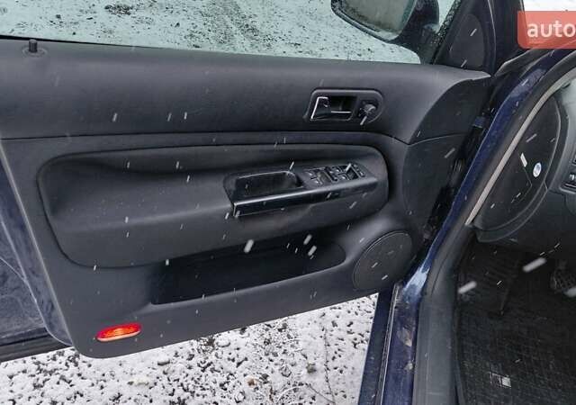 Синий Фольксваген Гольф, объемом двигателя 1.6 л и пробегом 259 тыс. км за 4000 $, фото 22 на Automoto.ua