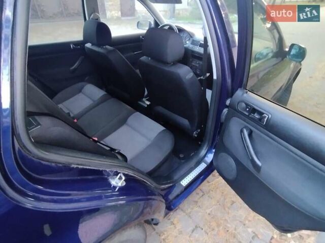 Синий Фольксваген Гольф, объемом двигателя 1.6 л и пробегом 190 тыс. км за 4390 $, фото 36 на Automoto.ua