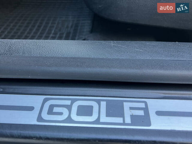Синий Фольксваген Гольф, объемом двигателя 1.6 л и пробегом 284 тыс. км за 5350 $, фото 53 на Automoto.ua