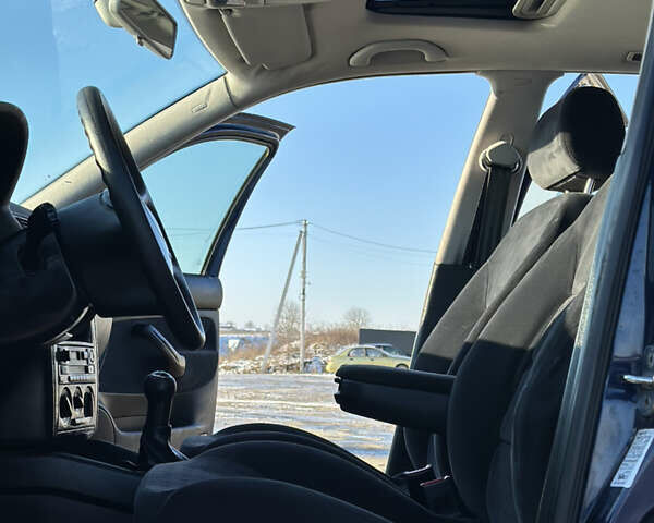 Синий Фольксваген Гольф, объемом двигателя 1.6 л и пробегом 256 тыс. км за 4499 $, фото 34 на Automoto.ua