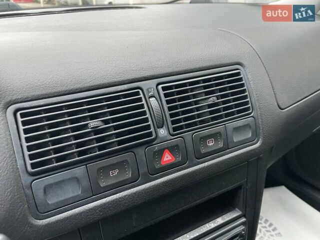 Синий Фольксваген Гольф, объемом двигателя 1.39 л и пробегом 220 тыс. км за 5150 $, фото 16 на Automoto.ua