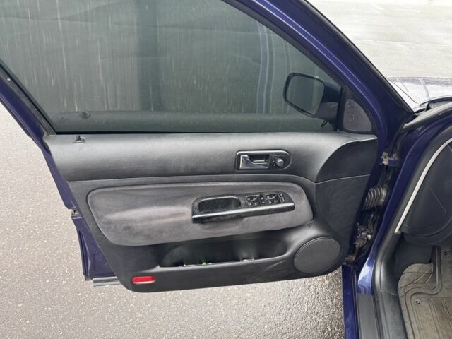 Синій Фольксваген Гольф, об'ємом двигуна 1.9 л та пробігом 342 тис. км за 2400 $, фото 6 на Automoto.ua