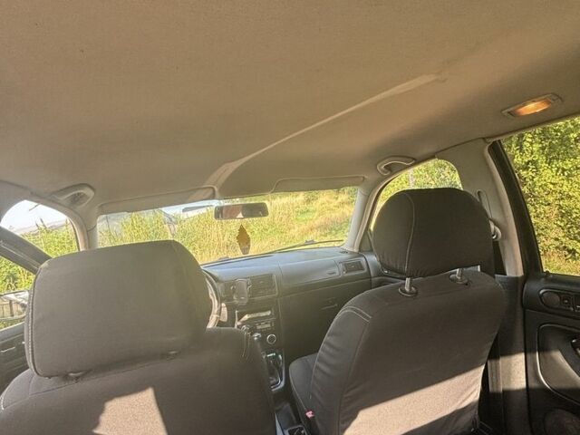 Синий Фольксваген Гольф, объемом двигателя 1.9 л и пробегом 372 тыс. км за 4450 $, фото 5 на Automoto.ua