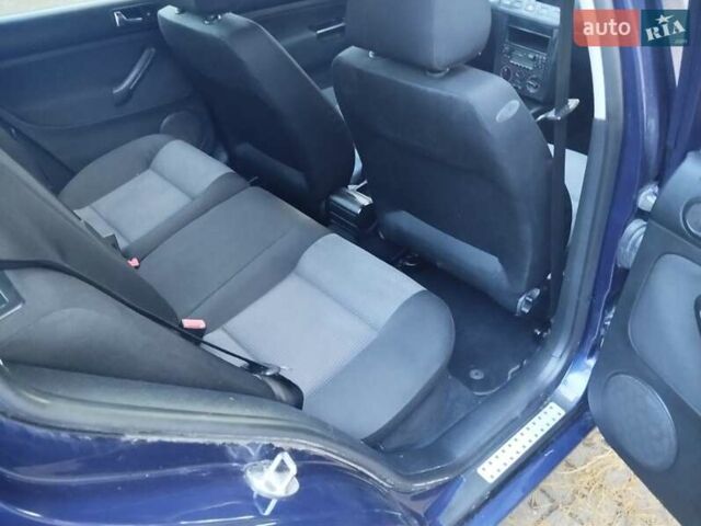 Синий Фольксваген Гольф, объемом двигателя 1.6 л и пробегом 190 тыс. км за 4390 $, фото 25 на Automoto.ua