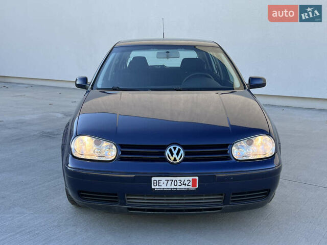 Синий Фольксваген Гольф, объемом двигателя 1.6 л и пробегом 284 тыс. км за 5350 $, фото 24 на Automoto.ua
