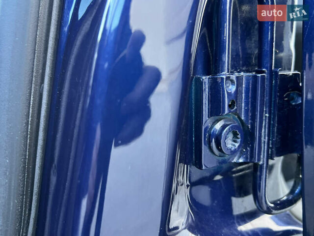 Синий Фольксваген Гольф, объемом двигателя 1.6 л и пробегом 284 тыс. км за 5350 $, фото 101 на Automoto.ua