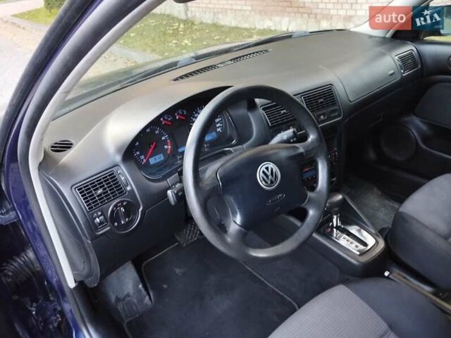 Синий Фольксваген Гольф, объемом двигателя 1.6 л и пробегом 190 тыс. км за 4390 $, фото 23 на Automoto.ua