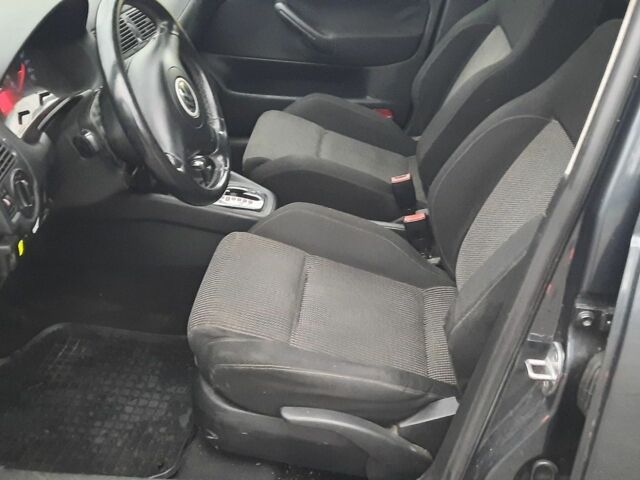 Синий Фольксваген Гольф, объемом двигателя 1.9 л и пробегом 274 тыс. км за 2600 $, фото 4 на Automoto.ua