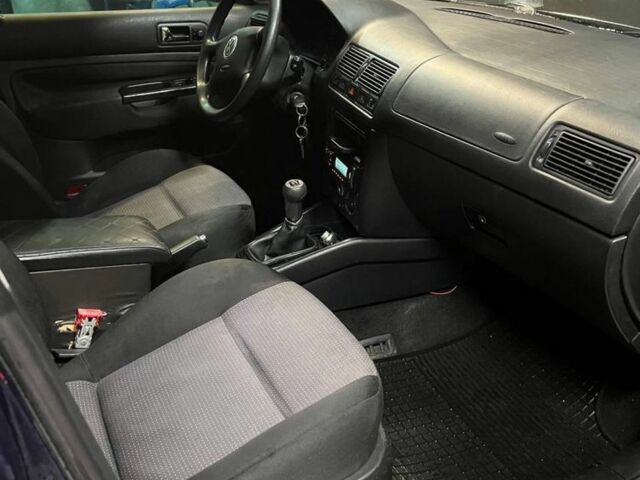 Синій Фольксваген Гольф, об'ємом двигуна 1.4 л та пробігом 260 тис. км за 3600 $, фото 4 на Automoto.ua