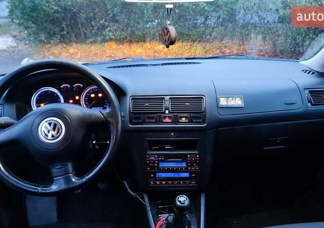 Синий Фольксваген Гольф, объемом двигателя 1.6 л и пробегом 225 тыс. км за 4700 $, фото 3 на Automoto.ua