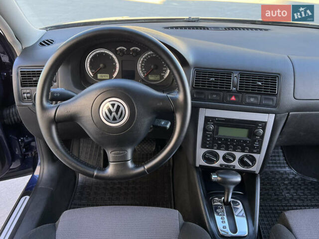 Синий Фольксваген Гольф, объемом двигателя 1.6 л и пробегом 284 тыс. км за 5350 $, фото 38 на Automoto.ua