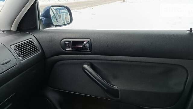 Синий Фольксваген Гольф, объемом двигателя 1.39 л и пробегом 190 тыс. км за 4500 $, фото 18 на Automoto.ua