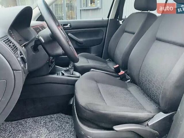 Синій Фольксваген Гольф, об'ємом двигуна 1.6 л та пробігом 207 тис. км за 4400 $, фото 23 на Automoto.ua