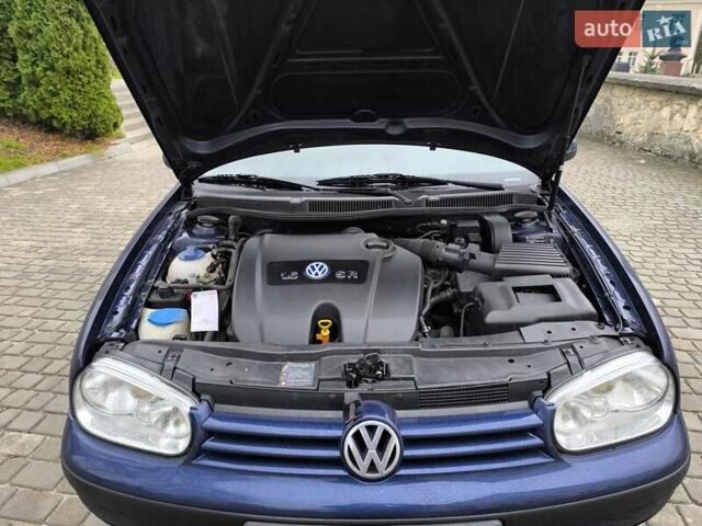 Синий Фольксваген Гольф, объемом двигателя 1.6 л и пробегом 235 тыс. км за 4700 $, фото 12 на Automoto.ua